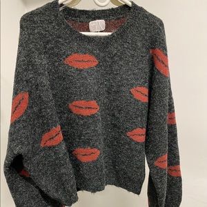 NWOT POL Medium Red Kisses/Lip Print Gray Sweater